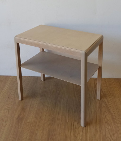 Table d'appoint vintage avec étagère