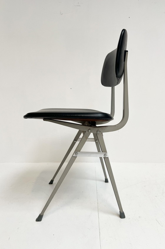 Image 1 of Chaise Result de Friso Kramer pour Ahrend The Circle, 1950's