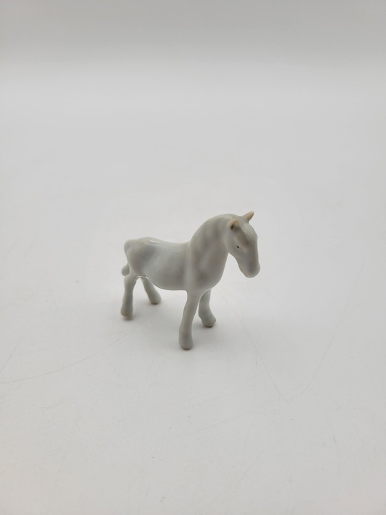 Image 1 of Ensemble De 6 Chevaux Anciens En Porcelaine