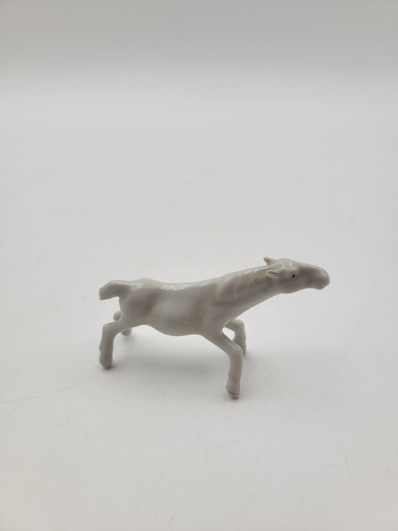 Image 1 of Ensemble De 6 Chevaux Anciens En Porcelaine