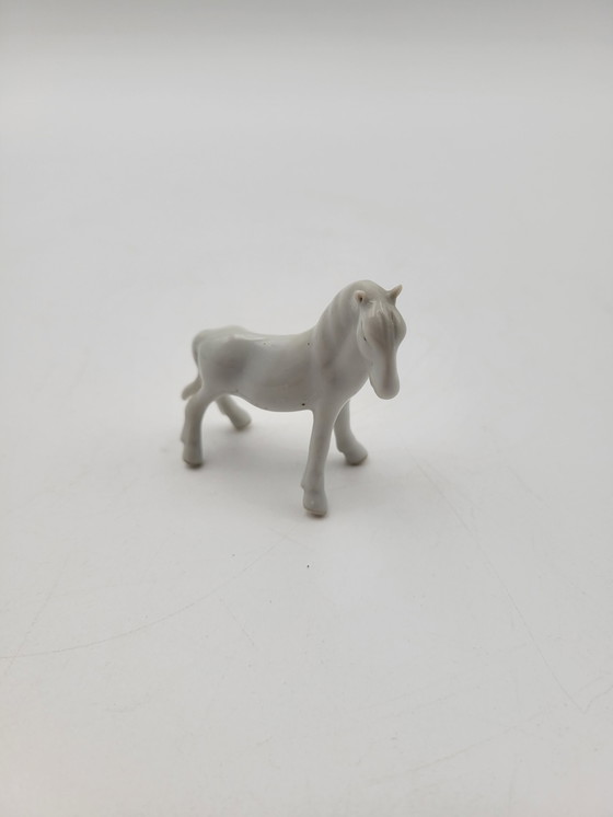 Image 1 of Ensemble De 6 Chevaux Anciens En Porcelaine