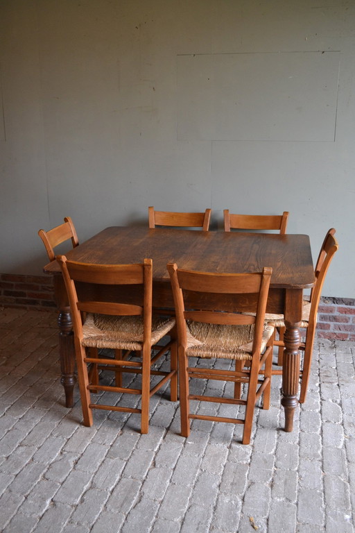 Table de salle à manger en bois de chêne antique avec 6 chaises