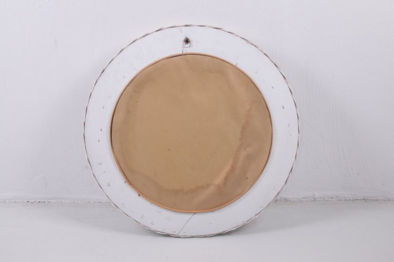 Image 1 of Miroir scandinave rond en rotin blanc.