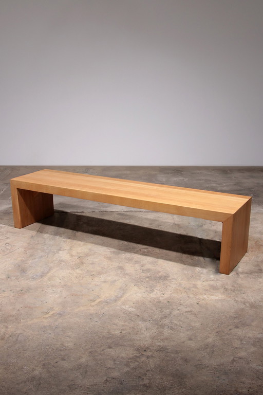 Banc en chêne massif design français Beau modèle épuré, style 1960 de Charlotte Perriand