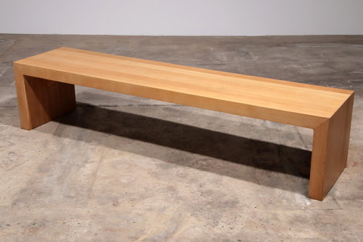 Banc en chêne massif design français Beau modèle épuré, style années 1960 de Charlotte Perriand