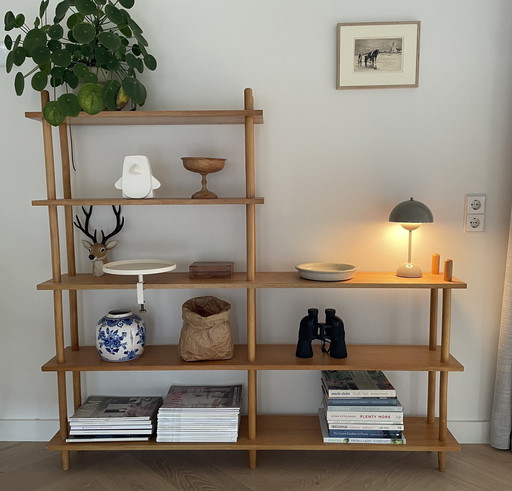 Magnifique armoire à poteaux en très bon état