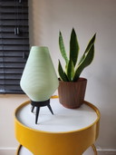 Lampe ruche vintage, Hong Kong, années 1960, plastique, trépied