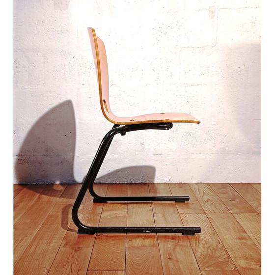 Image 1 of Chaise de cantine jaune vintage