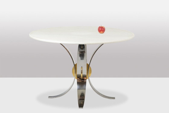 Image 1 of Table En Marbre Blanc Et Métal Chromé Et Doré. Années 1970.