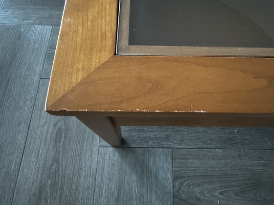 Image 1 of Table basse avec plateau en verre et tiroirs