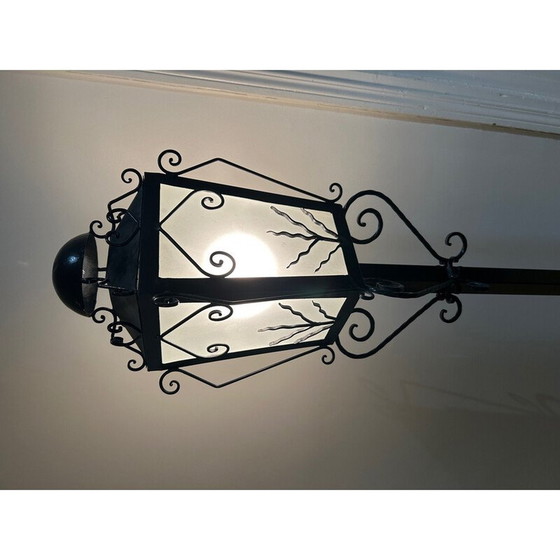 Image 1 of Lampadaire vintage en fer forgé et verre dépoli, 1950