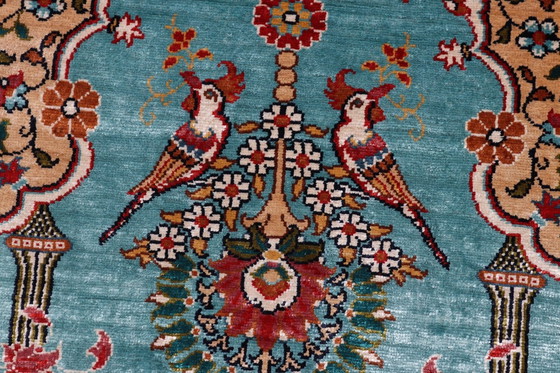 Image 1 of Tapis en soie signé Hereke-Ozipek avec motif Mehrab - Luxe pur ~1 Mio. Nœuds/M²