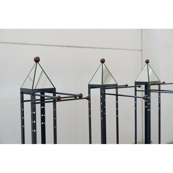 Image 1 of Ensemble de 4 cintres vintage en bois et laiton, Italie 1970