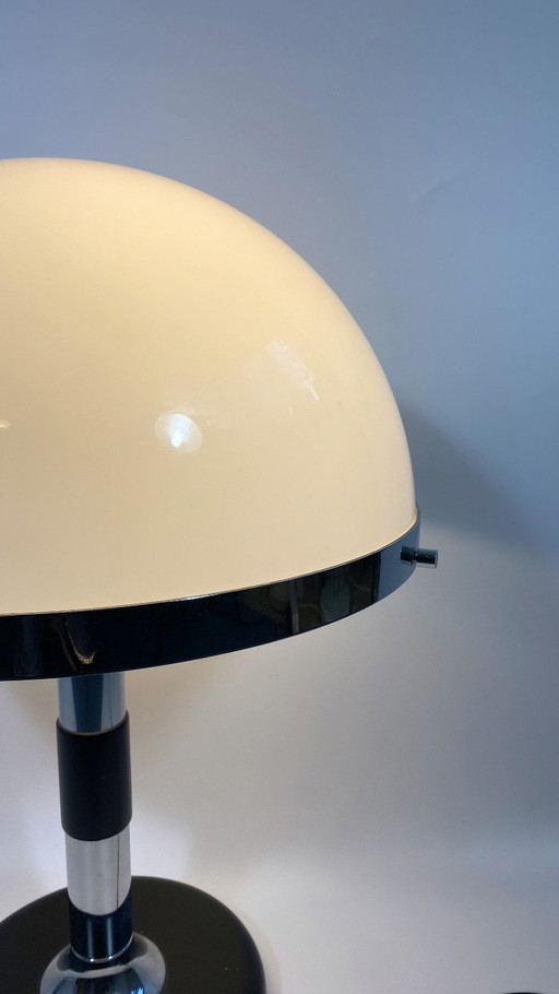 Lampe à poser en forme de champignon