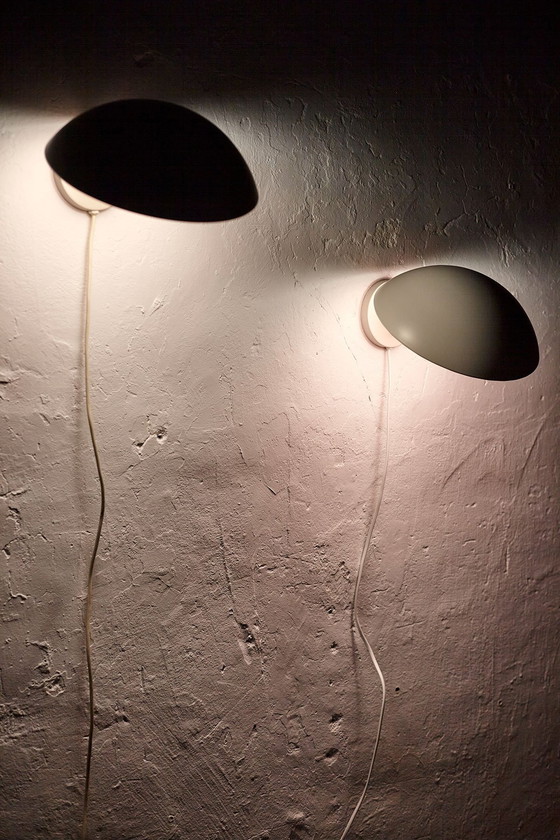 Image 1 of Ensemble de deux lampes murales "P Hat" conçues par Poul Henningsen pour Louis Poulsen, Danemark, années 1960.