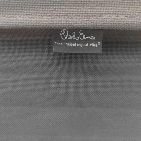 Image 1 of Vitra Ea 124 Ottoman Gris