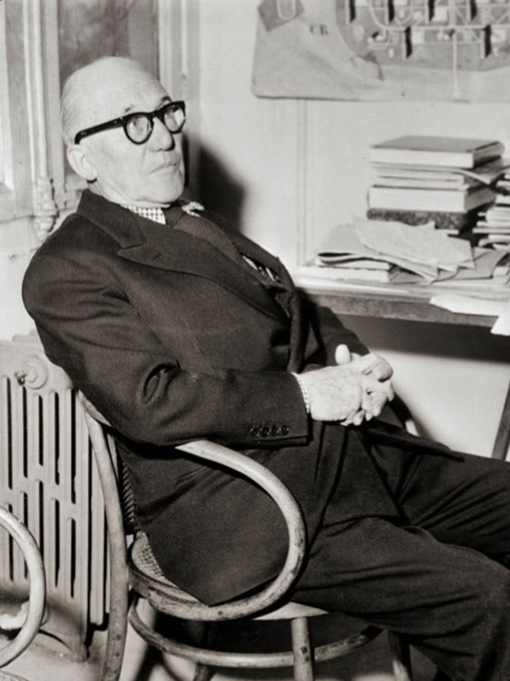 Image 1 of Ensemble de quatre chaises des années 1980 par Ton