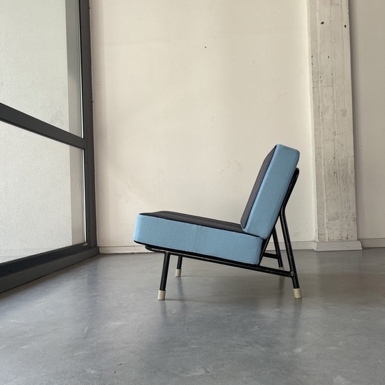 Image 1 of Fauteuil Dux avec Paul Smith Maharam Stripe