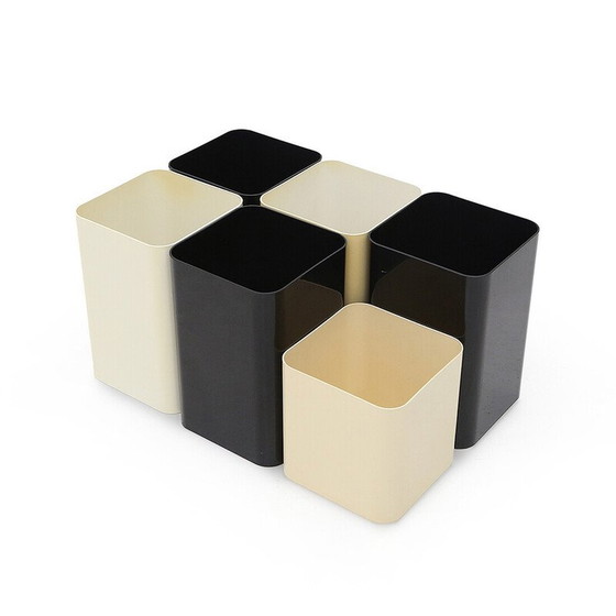 Image 1 of Panier vintage en plastique blanc ou noir pour Kartell, 1960