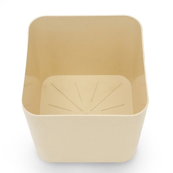 Image 1 of Panier vintage en plastique blanc ou noir pour Kartell, 1960