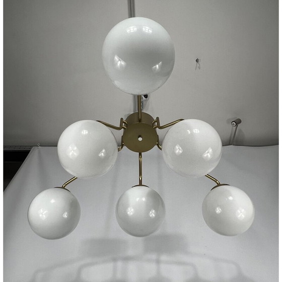 Image 1 of Lampe suspendue en laiton et verre au lait du milieu du siècle par Reggiani, Italie, années 1970