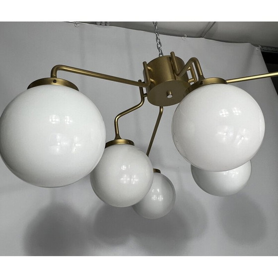 Image 1 of Lampe suspendue en laiton et verre au lait du milieu du siècle par Reggiani, Italie, années 1970