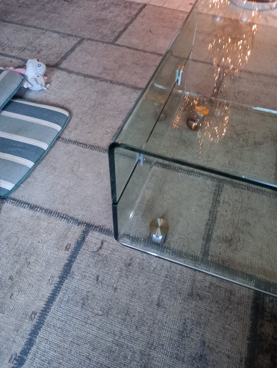 Image 1 of Table basse sur roulettes en verre divisible