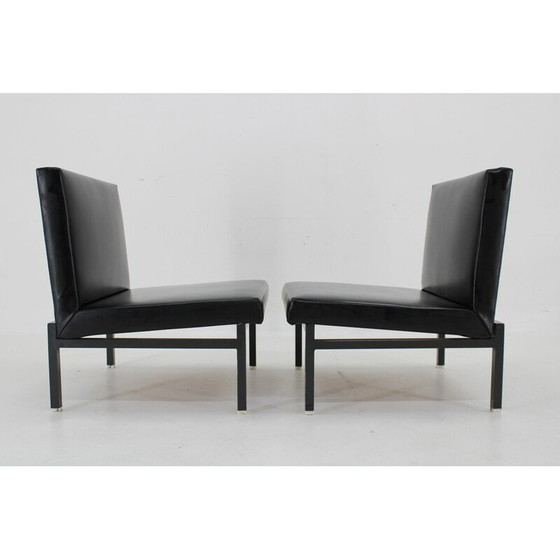 Image 1 of Paire de fauteuils vintage en similicuir et fer laqué, Tchécoslovaquie 1970