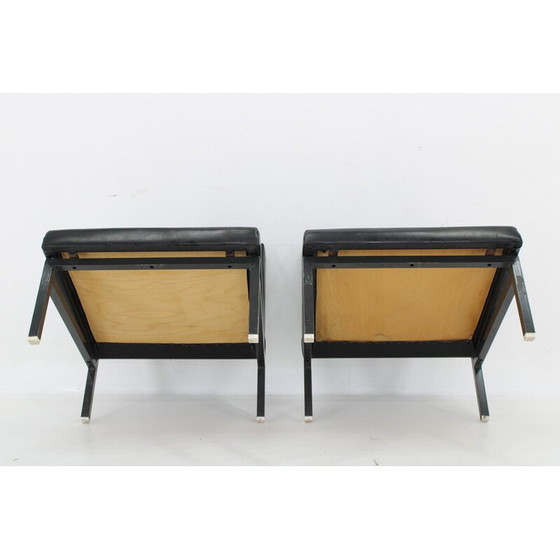 Image 1 of Paire de fauteuils vintage en similicuir et fer laqué, Tchécoslovaquie 1970