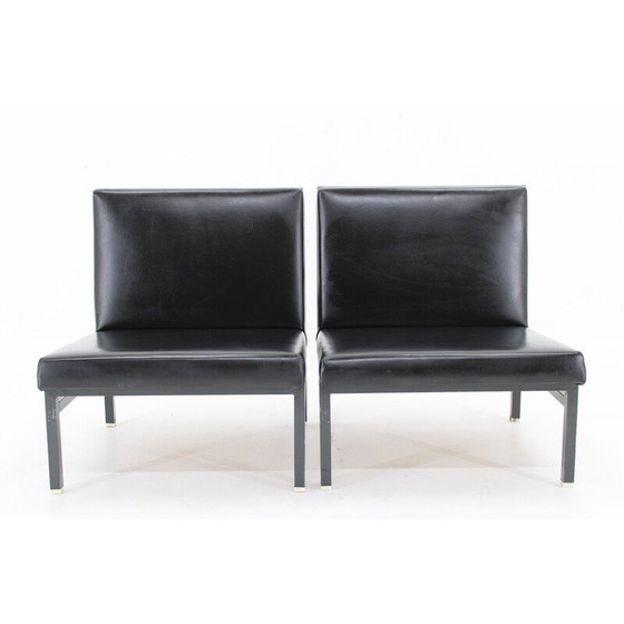 Image 1 of Paire de fauteuils vintage en similicuir et fer laqué, Tchécoslovaquie 1970