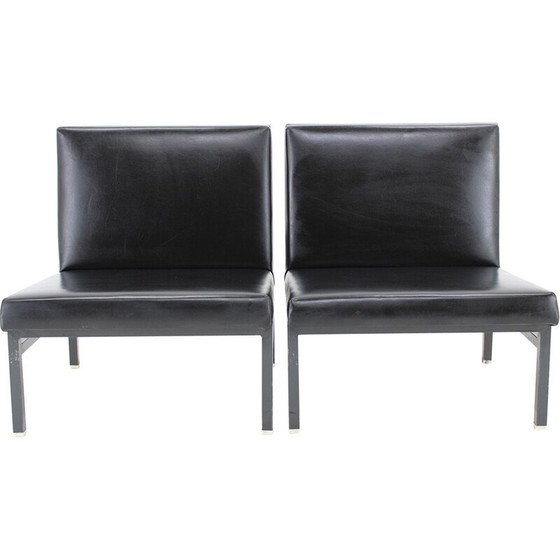 Image 1 of Paire de fauteuils vintage en similicuir et fer laqué, Tchécoslovaquie 1970
