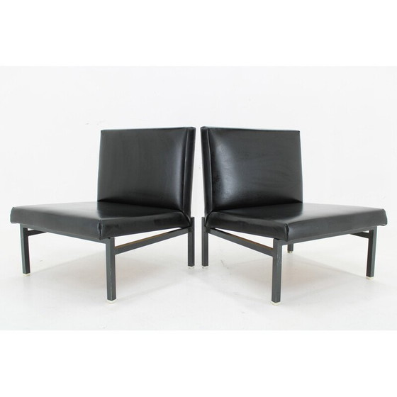 Image 1 of Paire de fauteuils vintage en similicuir et fer laqué, Tchécoslovaquie 1970