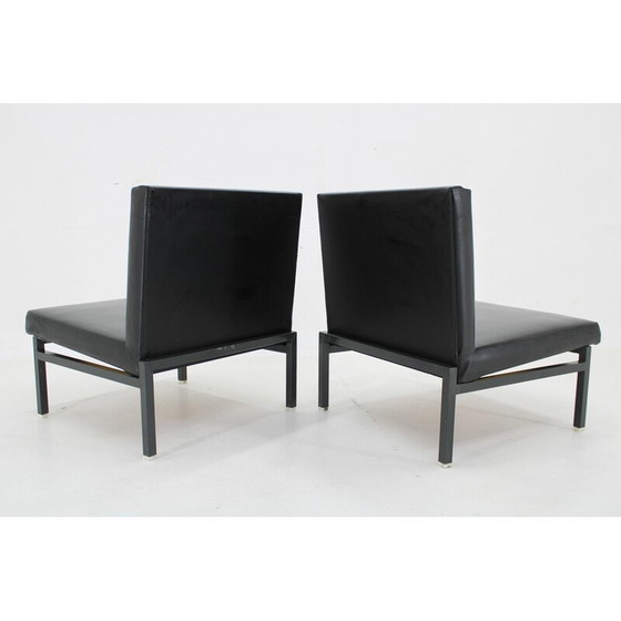 Image 1 of Paire de fauteuils vintage en similicuir et fer laqué, Tchécoslovaquie 1970