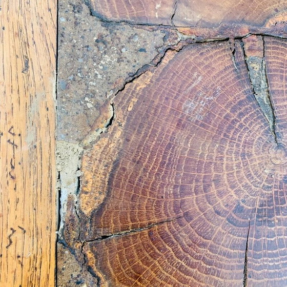 Image 1 of Table basse vintage en bois et rondins