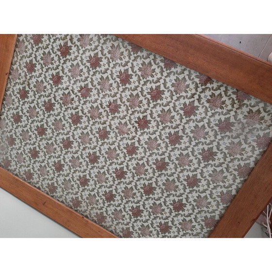 Image 1 of Table d'appoint vintage en bois avec plateau en verre, 1920