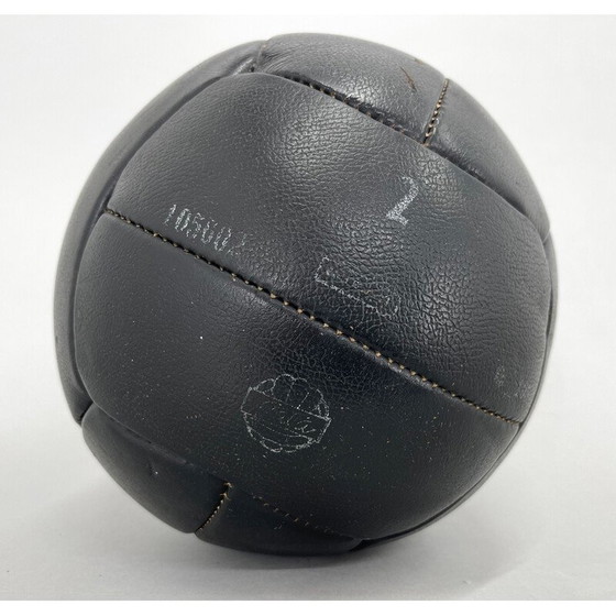 Image 1 of Ballon d'entraînement vintage en cuir noir de Gala, Tchécoslovaquie 1930
