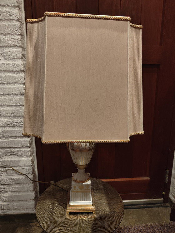 Image 1 of Elégante lampe de table Mangani en forme d'urne grecque avec abat-jour d'origine