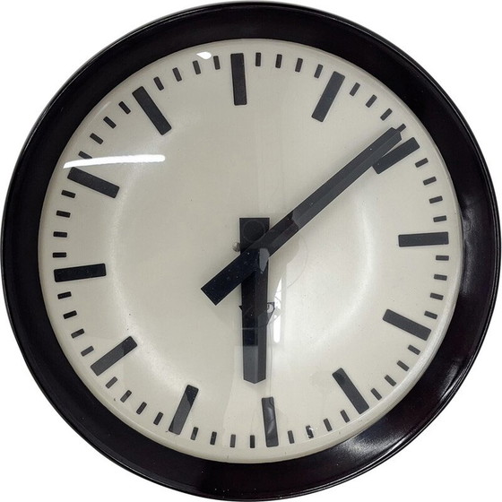 Image 1 of Horloge murale vintage en bakélite pour Pragotron, Tchécoslovaquie 1960
