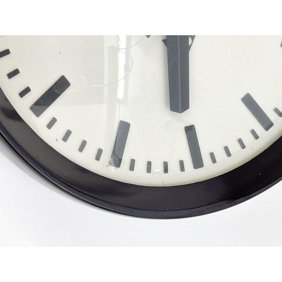 Image 1 of Horloge murale vintage en bakélite pour Pragotron, Tchécoslovaquie 1960