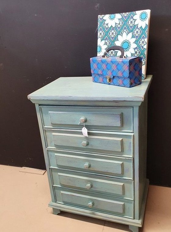 Image 1 of 1513 Commode relookée dans une ambiance vintage