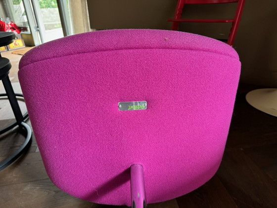 Image 1 of Artifort Little Tulip Swivel Chair Magenta