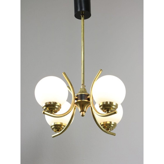 Image 1 of Lustre vintage en laiton et opaline, Italie