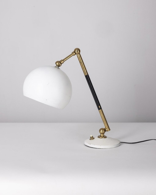 Lampe de table vintage des années 1960 en laiton et métal blanc design italien