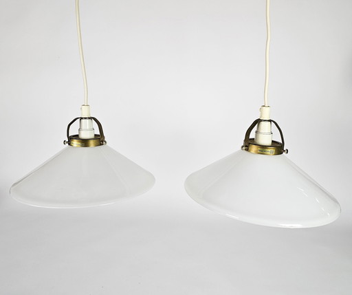 Ikea - T 608 - laiton - verre opale - lampes suspendues (2) - 3ème quart 20ème siècle