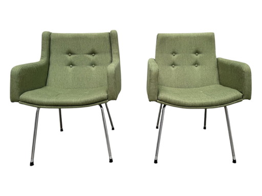 2 magnifiques chaises Artifort en vert menthe.