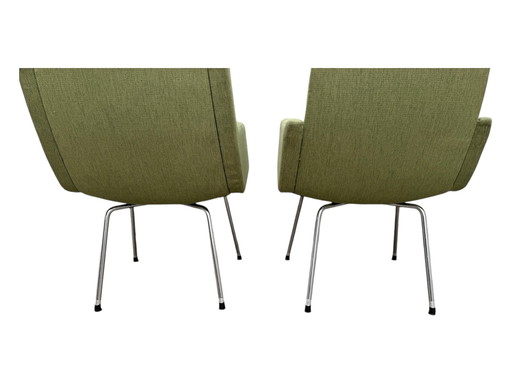 2 magnifiques chaises Artifort en vert menthe.