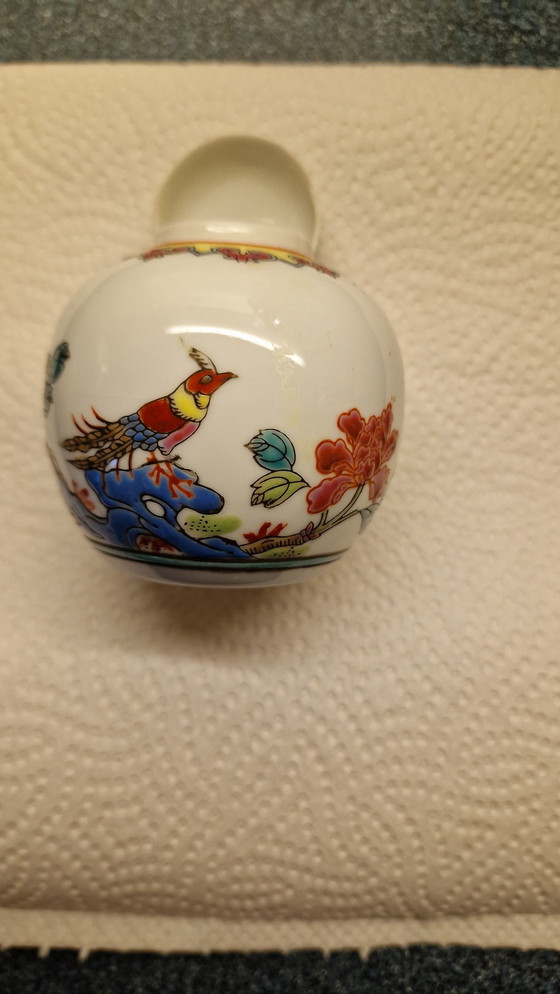 Image 1 of Ancien pot à gingembre chinois - peint avec un oiseau