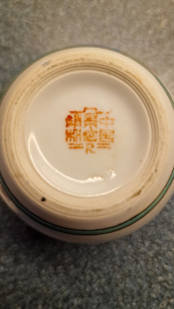 Image 1 of Ancien pot à gingembre chinois - peint avec un oiseau