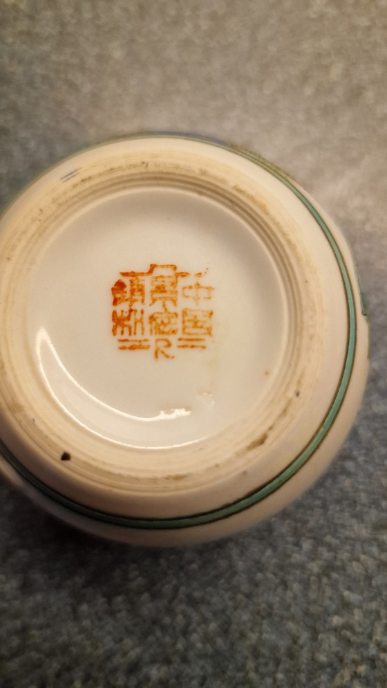 Image 1 of Ancien pot à gingembre chinois - peint avec un oiseau