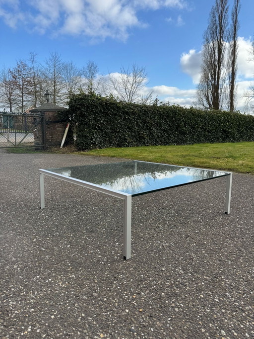 Table basse design en verre